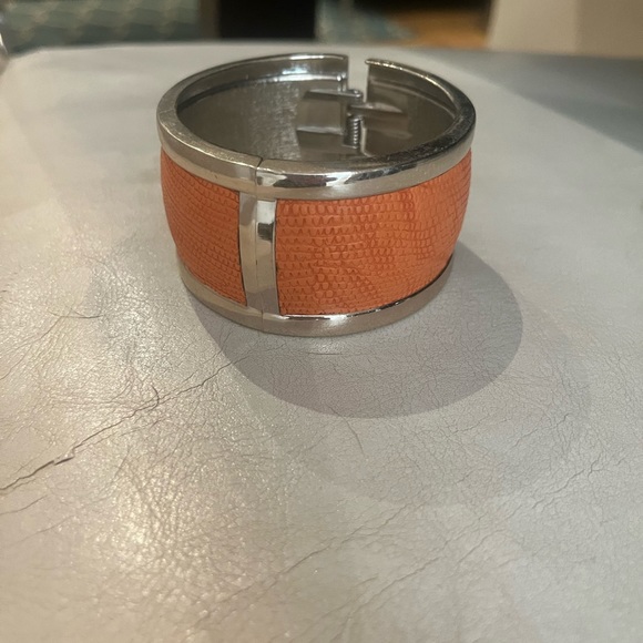 Beautiful women’s statement bracelet. - Picture 3 of 3